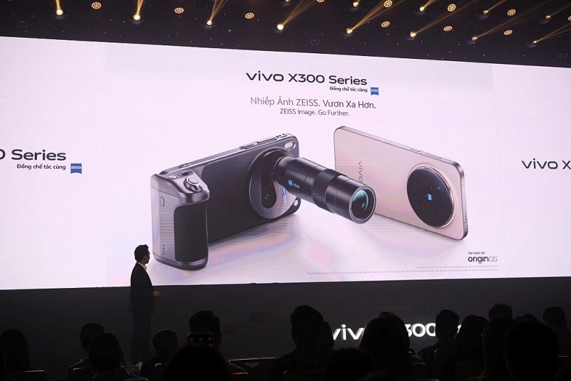 Sau ba năm vắng bóng, Vivo tái xuất phân khúc flagship tại Việt Nam bằng bộ đôi X300 và X300 Pro. Ảnh: Tuấn Hưng Sau ba năm vắng bóng, Vivo tái xuất phân khúc flagship tại Việt Nam bằng bộ đôi X300 và X300 Pro. Ảnh: Tuấn Hưng