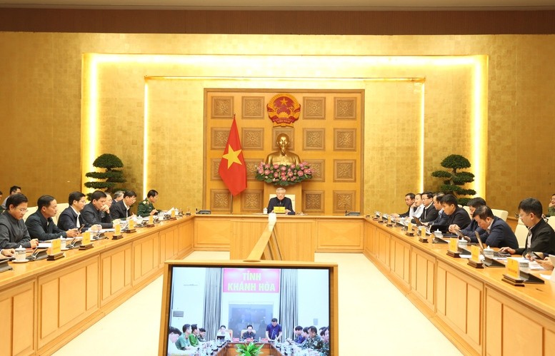 Phó Thủ tướng Thường trực Chính phủ Nguyễn Hòa Bình dự tại điểm cầu trụ sở Chính phủ - Ảnh VGP