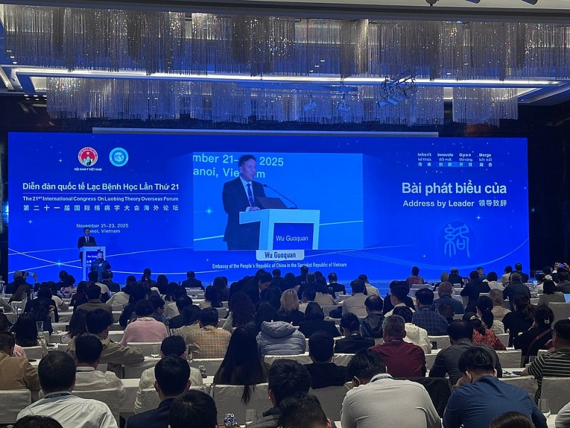 Ông Ô Quốc Quyền - Tham tán công sứ Đại sứ quán Trung Quốc tại Việt Nam phát biểu tại Diễn đàn. (Ảnh: PV/Vietnam+)