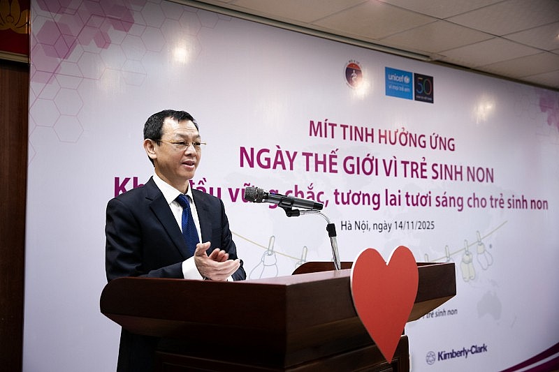 Thứ trưởng Bộ Y tế Nguyễn Tri Thức phát biểu tại lễ mít tinh. Thứ trưởng Bộ Y tế Nguyễn Tri Thức phát biểu tại lễ mít tinh.