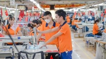 Thủ tướng phát động thi đua cao điểm: "Mỗi người làm việc bằng hai", phấn đấu tăng trưởng trên 8%