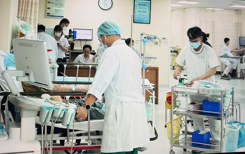 Người dân nhập viện sau ăn bánh mì cóc cô Bích ẢNH: BV Người dân nhập viện sau ăn bánh mì cóc cô Bích ẢNH: BV