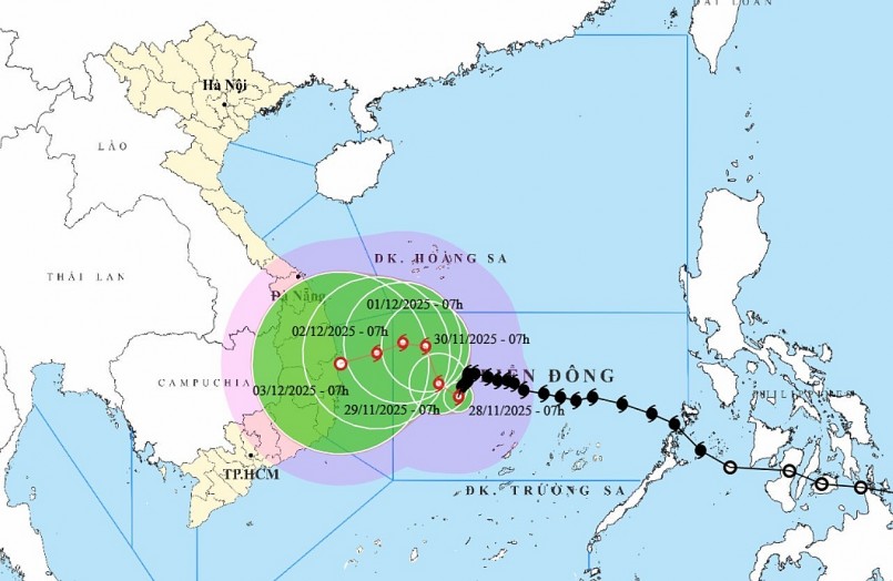 Theo thông tin cập nhật mới nhất từ Trung tâm Dự báo khí tượng thủy văn quốc gia, cơn bão đang có những diễn biến phức tạp về quỹ đạo và cường độ.