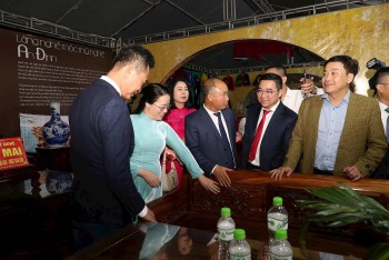 Đặc sắc "Lễ hội vinh danh làng nghề và Tuần văn hóa - du lịch, thương mại làng nghề 2025” tại Phú Xuyên