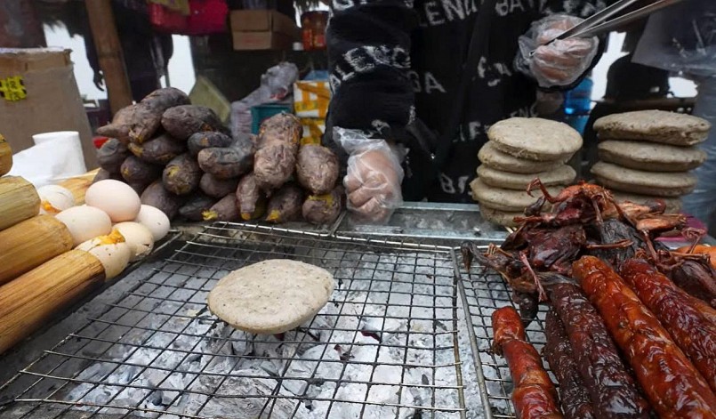 Món đặc sản Tuyên Quang chỉ 5.000 đồng khiến khách Tây mê mẩn