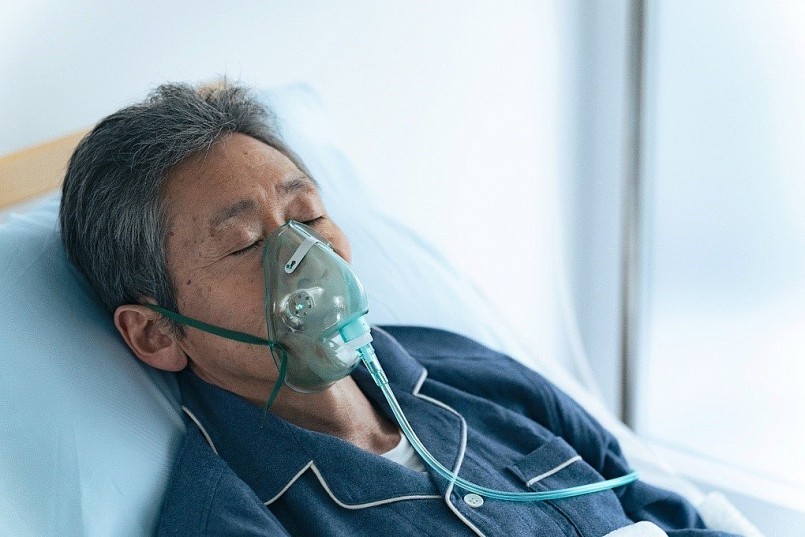 COPD là bệnh phổi nghiêm trọng làm tắc nghẽn luồng khí thở ra, gây khó thở, suy hô hấp và có thể dẫn đến tử vong (Ảnh: Shutterstock). COPD là bệnh phổi nghiêm trọng làm tắc nghẽn luồng khí thở ra, gây khó thở, suy hô hấp và có thể dẫn đến tử vong (Ảnh: Shutterstock).