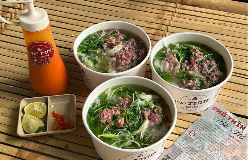 (Bát phở Thìn được chế biến cho các thực khách tại Festival Thu Hà Nội)