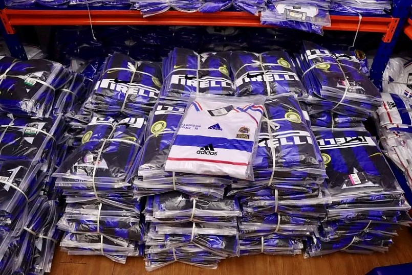 Toàn bộ số hàng đã bị niêm phong để tiếp tục điều tra, làm rõ. Ảnh: Quyên Lưu