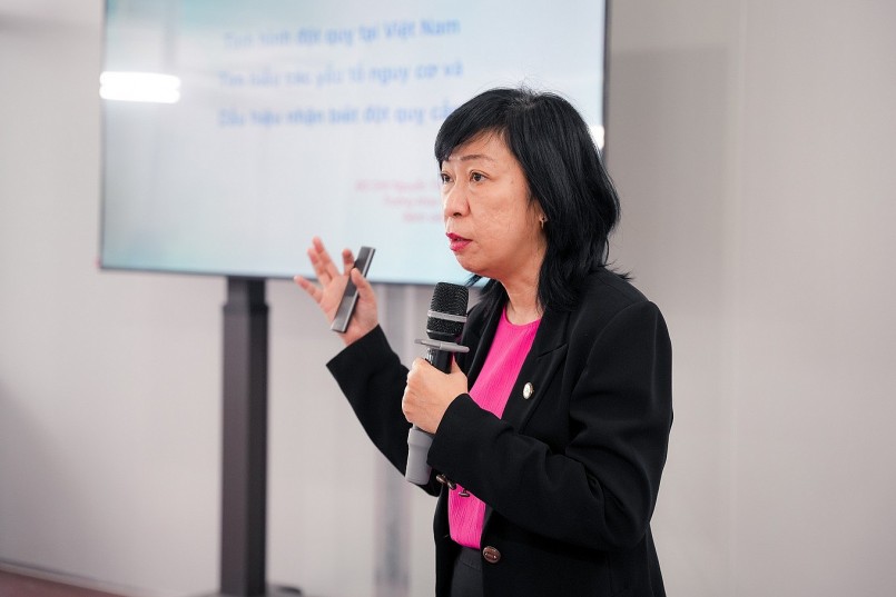 Bác sĩ Nguyễn Thị Phương Nga chia sẻ tại buổi sinh hoạt (Ảnh: BV).