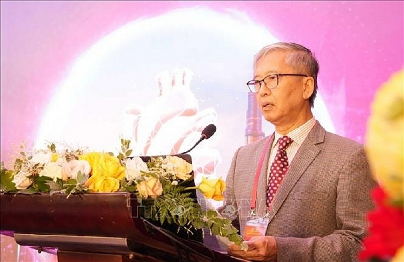 Giáo sư, Tiến sĩ Đỗ Doãn Lợi, Chủ tịch Phân hội Suy tim Việt Nam phát biểu tại Hội nghị.