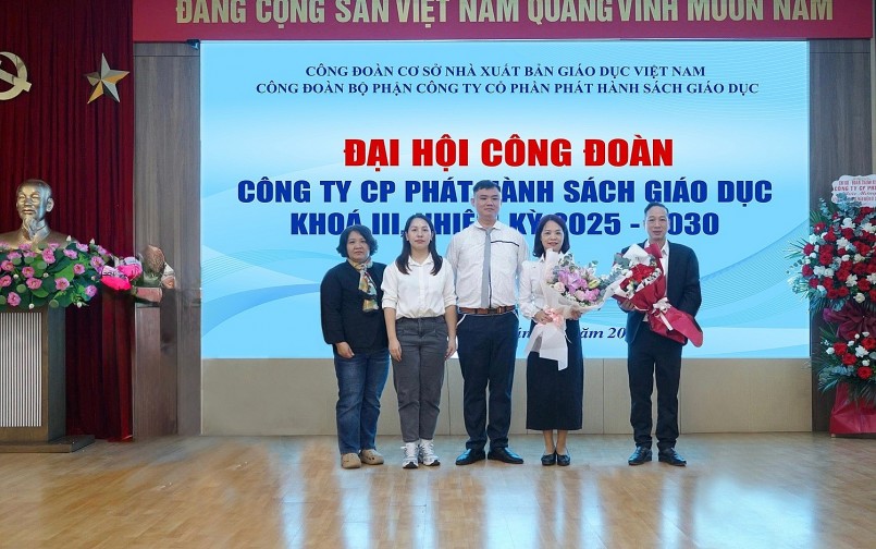 BCH Công đoàn CTCP Phát hành Sách Giáo dục, NK 2025 – 2030 và các đại biểu tham dự Đại hội.