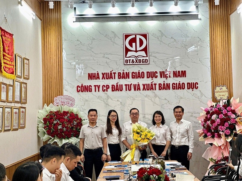 BCH Công đoàn CTCP Đầu tư và Xuất bản Giáo dục, NK 2025 – 2030 và các đại biểu tham dự Đại hội