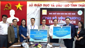 NXB giáo dục Việt Nam hỗ trợ 35.000 bản sách giáo khoa cho học sinh vùng lũ Thái Nguyên