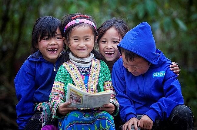 Điểm nhấn được quan tâm nhất trong Luật Dân số vừa được thông qua là các biện pháp hỗ trợ cụ thể để khuyến khích sinh con, đặc biệt là con thứ hai.