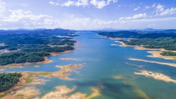 Khám phá vẻ đẹp hùng vĩ của hồ nước ngọt nhân tạo lớn nhất Hà Tĩnh