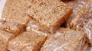 Đặc sản mè xửng Huế - Ngọt ngào hương vị cố đô