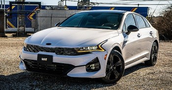 Kia K5 2022 thế hệ mới giá chỉ từ 869 triệu, đối thủ đáng gờm của Toyota Camry