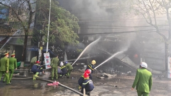 Hải Phòng: Cháy lớn tại tuyến phố trung tâm
