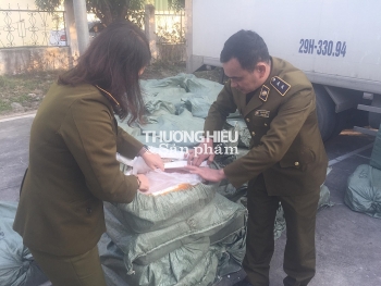 Nghệ An: Phát hiện và tiêu hủy hơn 3,5 tấn sản phẩm động vật đã bốc mùi hôi thối