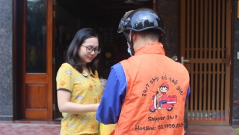 Thanh Hóa: Chàng sinh viên khởi nghiệp bằng nghề shipper, thu nhập hàng chục triệu đồng/tháng