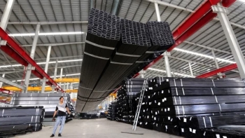 Giá sắt thép nhập khẩu tăng đột biến so với cùng kỳ năm 2021