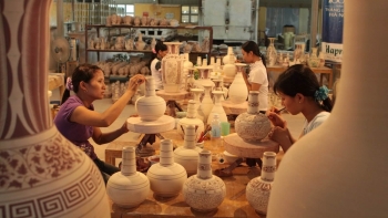 Xuất khẩu gốm sứ mỹ nghệ tăng mạnh trong 2 tháng đầu năm