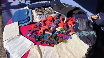 Giữ gìn và phát triển nghề thêu thổ cẩm truyền thống của phụ nữ Dao Tiền