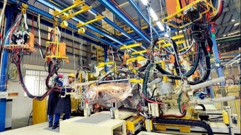 Sản xuất công nghiệp TP. Hồ Chí Minh dần phục hồi sau một tháng mở cửa