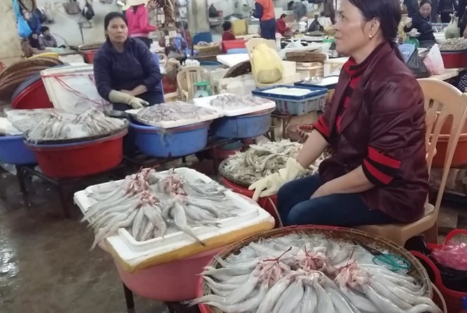 Giá cá khoai tăng cao, liên tục được săn đón