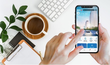 - Miễn 100% phí chuyển tiền trong và ngoài hệ thống - Miễn 100% phí chuyển tiền trong và ngoài hệ thống