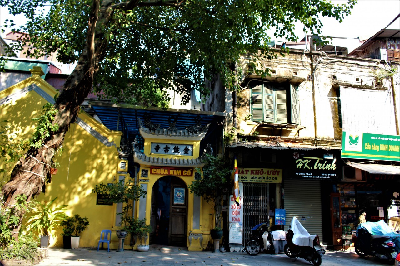 Phố Hàng Bông nổi tiếng một thời giờ chỉ còn trong kí ức