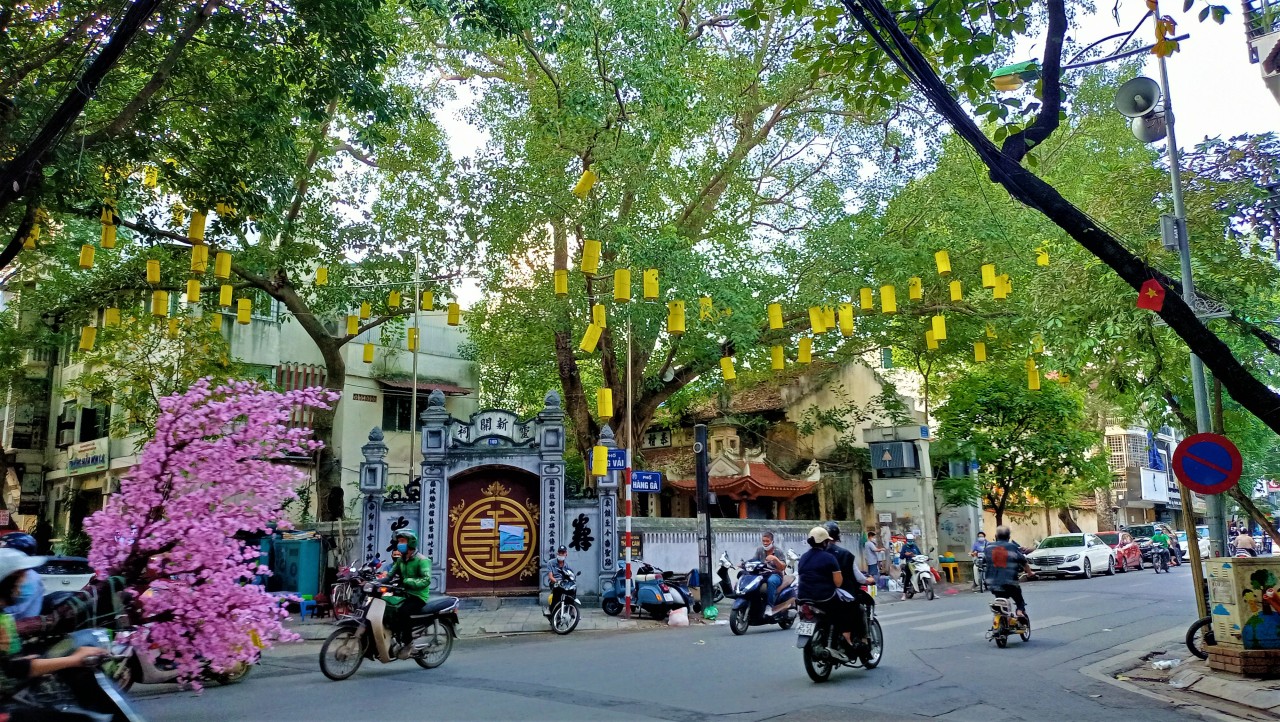 Phố Hàng Gà nổi tiếng một thời giờ ra sao?