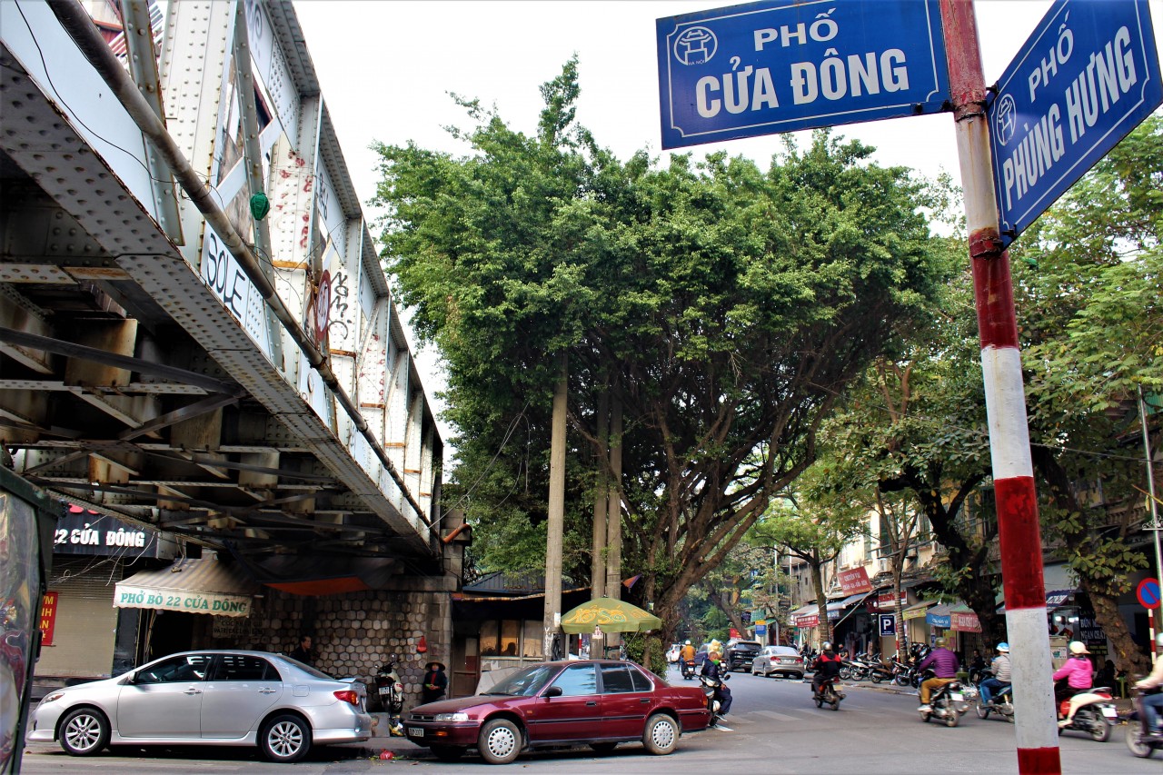 Phố Cửa Đông hiện giờ không còn giữ được nét cổ kính ngày xưa