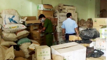 Phát hiện gần 450.000 chai, gói thuốc bảo vệ thực vật hết hạn sử dụng