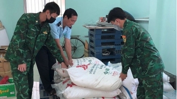 Đồng Tháp: Thu giữ 700kg đường cát nhập lậu