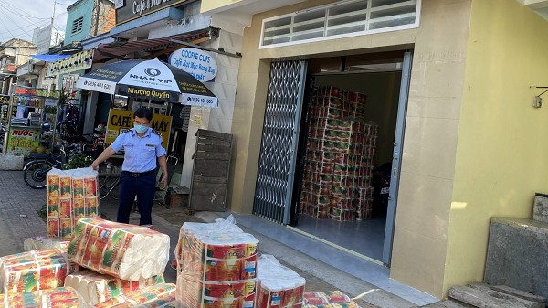 Tiền Giang: Thu giữ hơn 4.600 cuộn giấy vệ sinh giả mạo nhãn hiệu