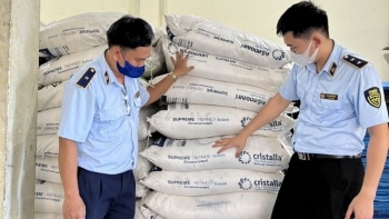 Phú Yên: Tạm giữ lượng lớn đường cát trắng nhập lậu