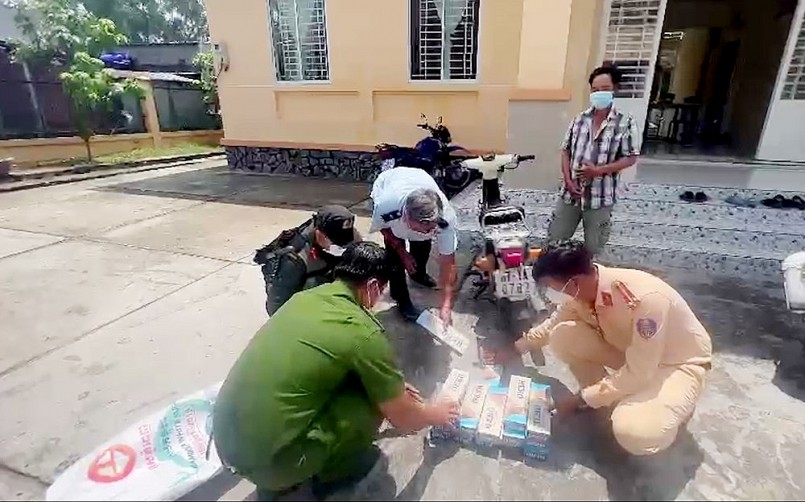 Liên tiếp phát hiện đối tượng vận chuyển thuốc lá nhập lậu Liên tiếp phát hiện đối tượng vận chuyển thuốc lá nhập lậu