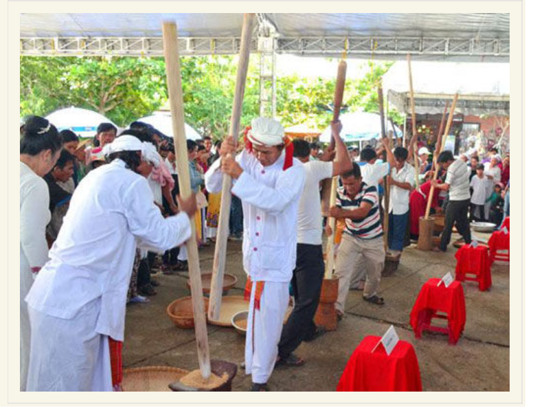 Lễ hội Katê còn có phần hội với các trò chơi dân gian mang đậm nét văn hóa đặc trưng của người Chăm Lễ hội Katê còn có phần hội với các trò chơi dân gian mang đậm nét văn hóa đặc trưng của người Chăm