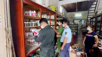 An Giang: Tạm giữ lượng lớn thuốc BVTV và phân bón không rõ nguồn gốc