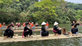 Tuyên Quang đưa nghệ thuật hát Then vào hoạt động du lịch
