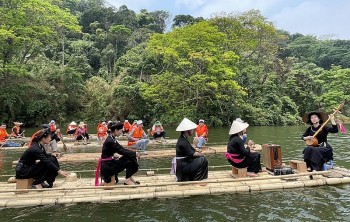 Tuyên Quang đưa nghệ thuật hát Then vào hoạt động du lịch