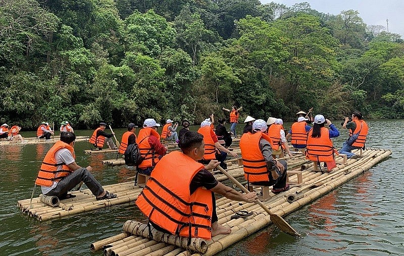Tuyên Quang đưa nghệ thuật hát Then vào hoạt động du lịch