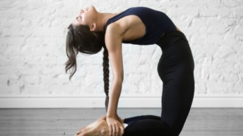 Sống khỏe: Giúp vòng 1 săn chắc chỉ với 5 bài tập đơn giản