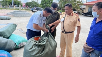 Hậu Giang: Tạm giữ hơn 1 tấn hàng hóa không rõ nguồn gốc xuất xứ