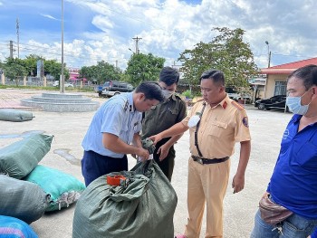 Hậu Giang: Tạm giữ hơn 1 tấn hàng hóa không rõ nguồn gốc xuất xứ