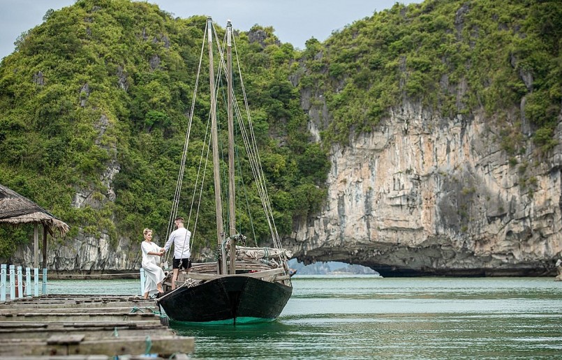 Quảng Ninh đón 10 triệu lượt khách trong 6 tháng đầu năm 2022 Quảng Ninh đón 10 triệu lượt khách trong 6 tháng đầu năm 2022