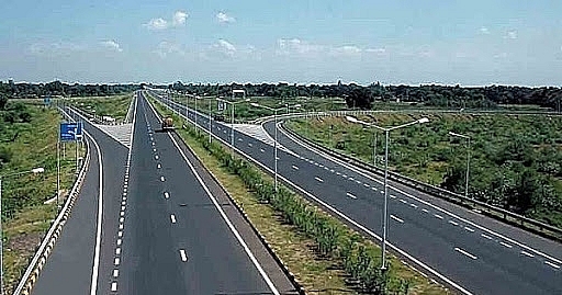 Năm 2020, Chính phủ quyết liệt đẩy mạnh đầu tư công vào các dự án cơ sở hạ tầng