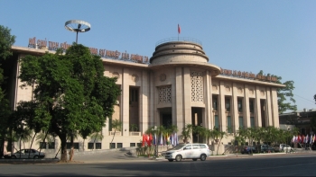 NHNN bất ngờ ngừng mua ngoại tệ giao ngay với các ngân hàng