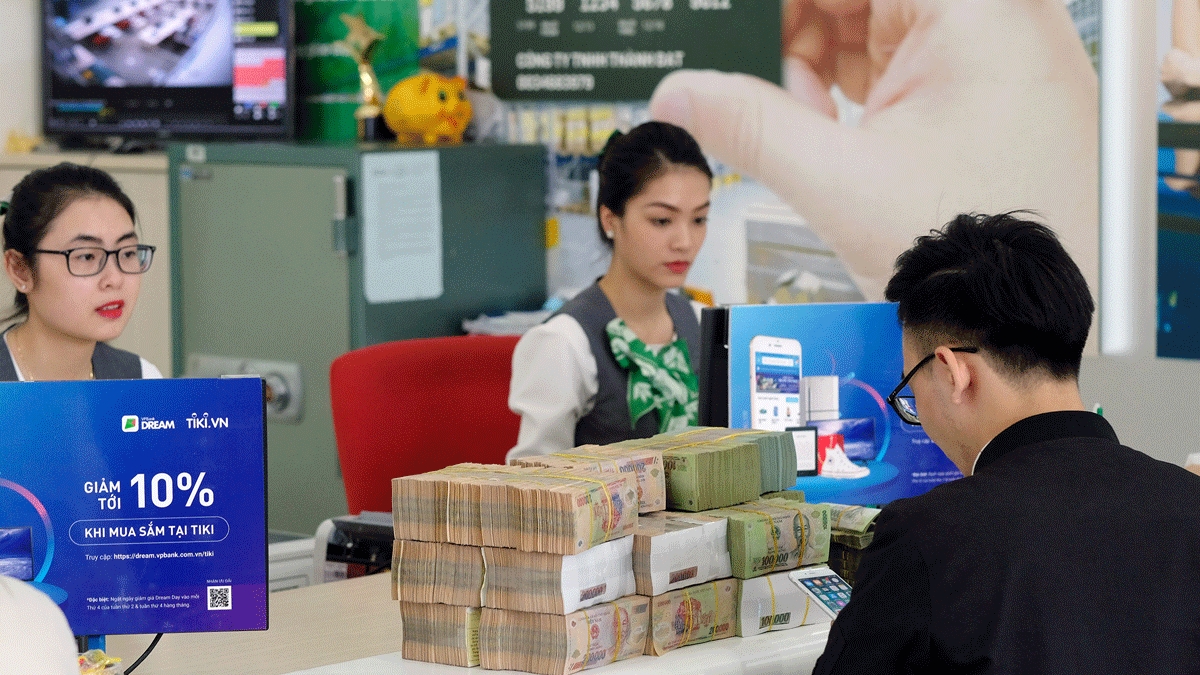 Tín dụng tăng tốc mạnh, thanh khoản ngân hàng vẫn dồi dào